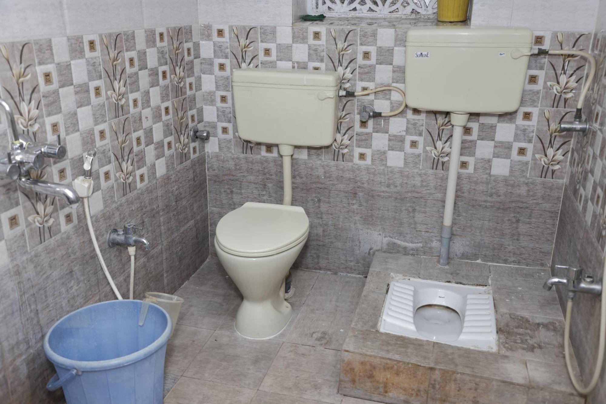 1 Room For 4 Guests Or 2 Bhk For 4 To 10 Guests With Ac For Families Hyderabad Exterior photo